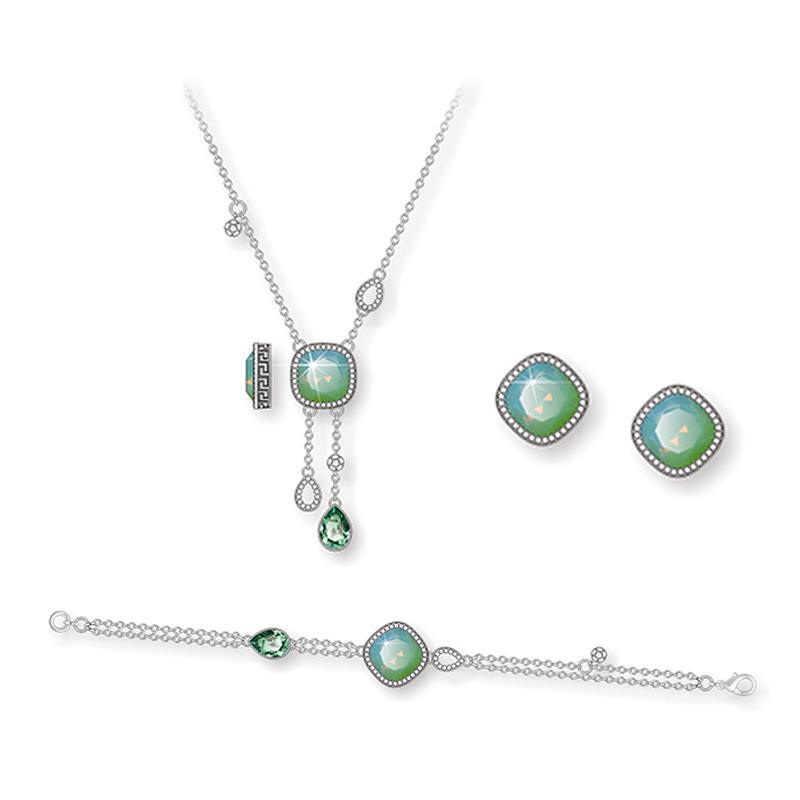 Luxurious Silver Jewelry Set with Emeralds