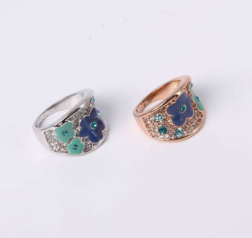 Fashion Jewelry Ring with Flower Pattern with Enamel