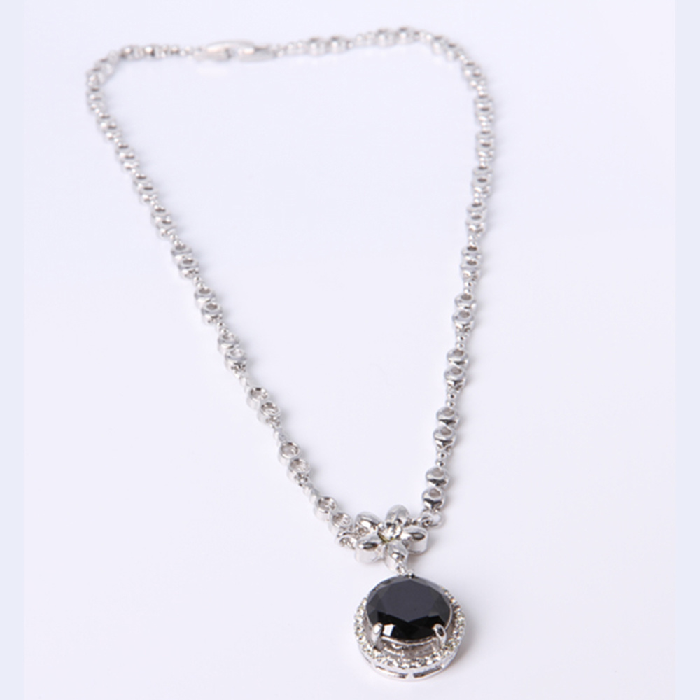 Unique Fashion Jewelry Silver Pendant Necklace with Black Rhinestone