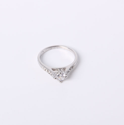 Good Quality Fashion Design Jewelry Ring in Rhodium Plated with Rhinestones